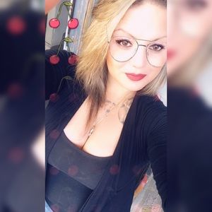 Meet your Posher, Rosalinda